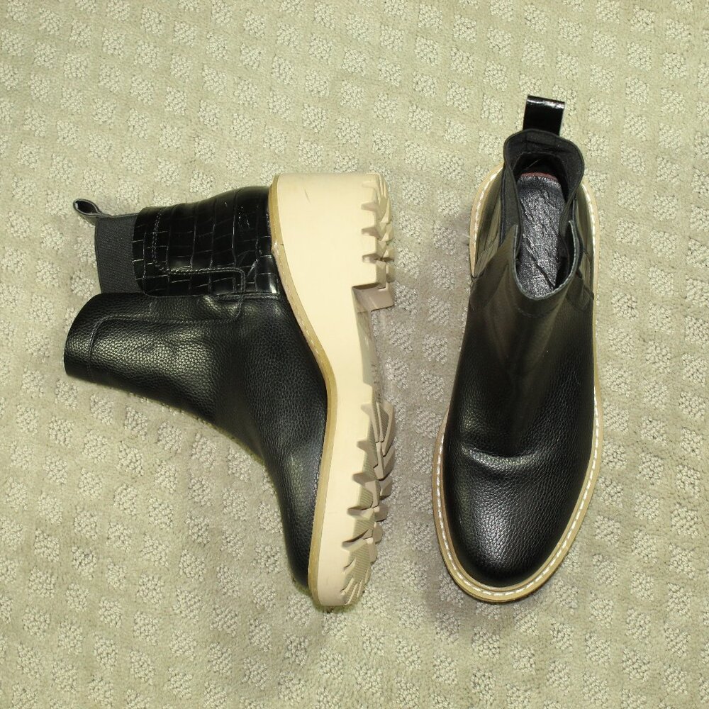Nicole Miller 8.5 Black Faux Leather Croc Print Texture Chunky Soda Ankle Boot